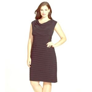 Adrianna Papell Size 10 Solid‎ Shutter Pleat Dress